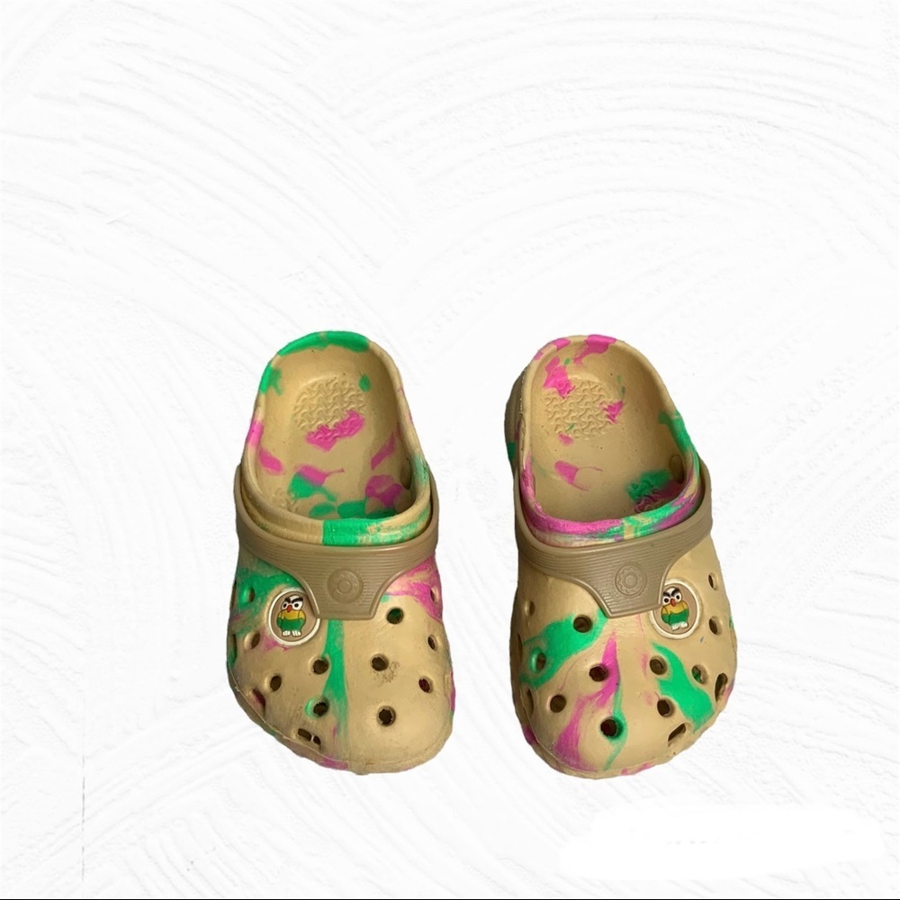 Tan w Pink/Green Swirls Plastic Vinyl Clogs Shoes w Owl Character Big Kids Sz 1